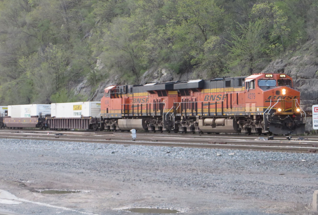 BNSF 4279 East